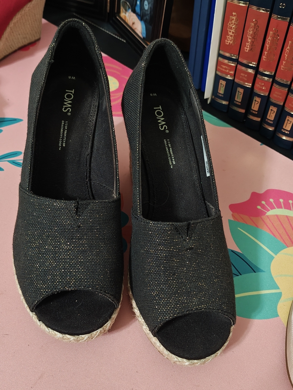 TOMS Women’s Black Espadrille Wedge Peep-Toe Shoes Size 8